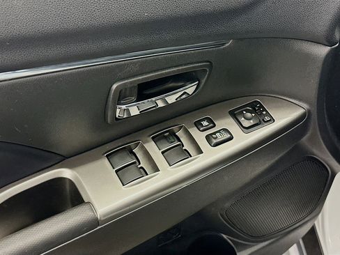 Used 2025 Mitsubishi Outlander Sport SE image 15