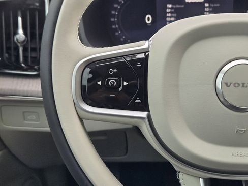 New 2026 Volvo XC90 B6 Ultra image 29