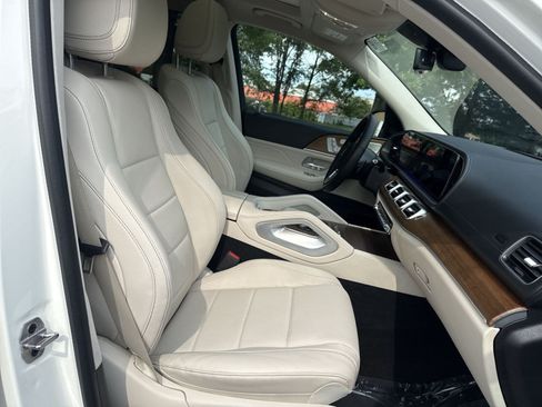 Used 2022 Mercedes-Benz GLS 450 4MATIC image 34