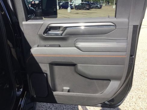 Used 2025 GMC Sierra 3500 AT4 w/ AT4 Premium Plus Package AWD/4WD image 13