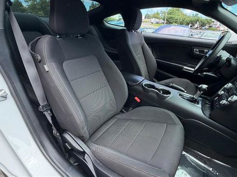 Used 2016 Ford Mustang Coupe RWD image 16