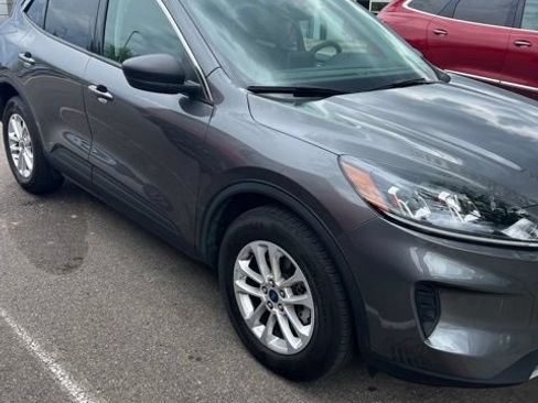 Used 2022 Ford Escape SE w/ Convenience Package AWD/4WD image 2
