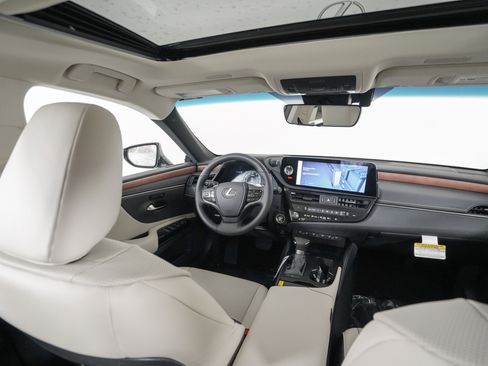 New 2025 Lexus ES 350 w/ Premium Package image 14