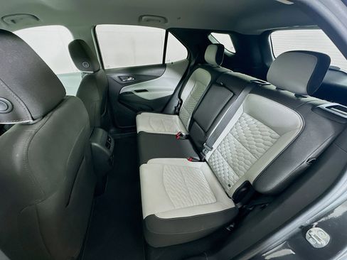 Used 2020 Chevrolet Equinox LT FWD image 25