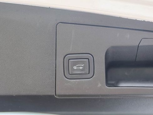 Used 2024 Cadillac XT5 Premium Luxury image 10