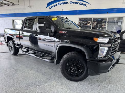 Used 2022 Chevrolet Silverado 3500 LTZ w/ LTZ Plus Package AWD/4WD image 2