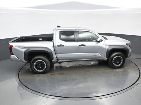 Used 2024 Toyota Tacoma TRD Off-Road AWD/4WD image 37