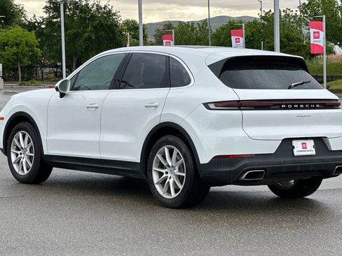 Used 2024 Porsche Cayenne image 6