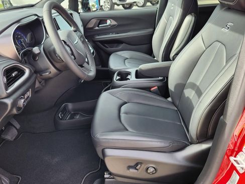 New 2026 Chrysler Pacifica Select w/ S Appearance Package image 9