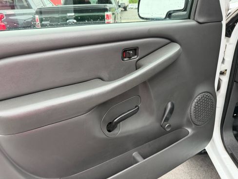 Used 2005 Chevrolet Silverado 2500 W/T AWD/4WD image 10