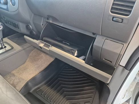Used 2014 Nissan Frontier SL AWD/4WD image 23