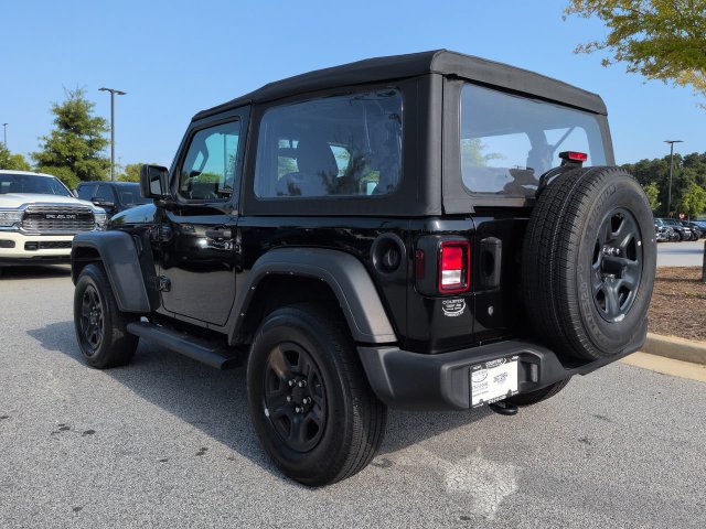 Certified 2022 Jeep Wrangler Sport AWD/4WD image 6