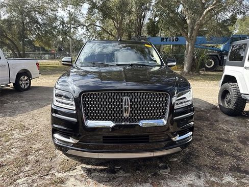 Used 2021 Lincoln Navigator L Reserve w/ Luxury Package image 3
