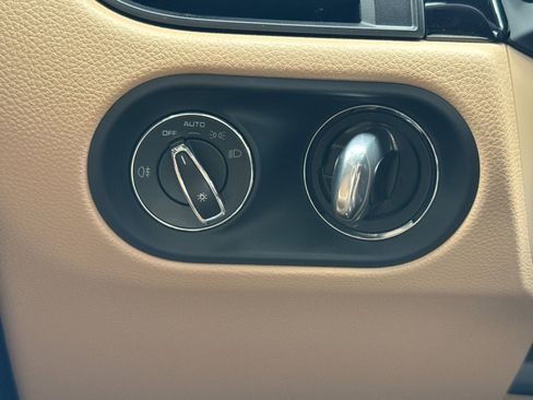 Certified 2025 Porsche Macan image 31