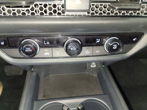 Certified 2025 Honda HR-V Sport image 21