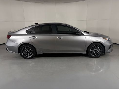 Used 2023 Kia Forte GT-Line w/ GT-Line Premium Package FWD image 9