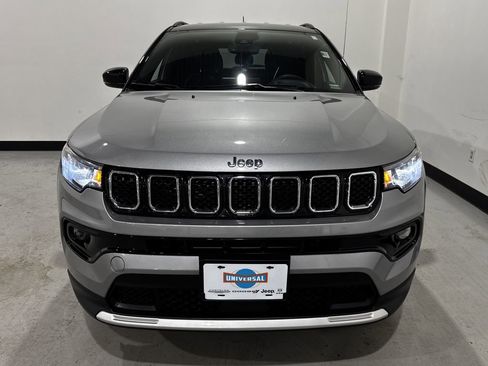 Used 2023 Jeep Compass Limited AWD/4WD image 10