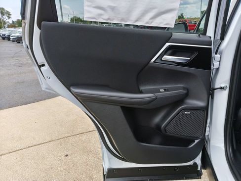 New 2026 Mitsubishi Outlander ES AWD/4WD image 28