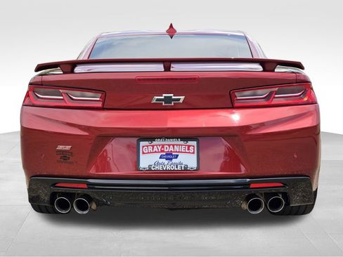 Used 2018 Chevrolet Camaro SS RWD image 7