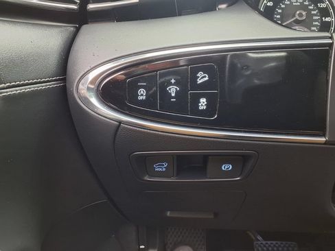 Used 2025 Genesis GV70 2.5T AWD/4WD image 18