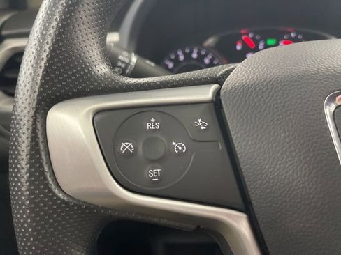 Used 2023 GMC Acadia SLE w/ Driver Convenience Package image 17