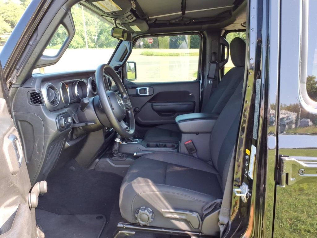 Used 2023 Jeep Wrangler Unlimited Sport AWD/4WD image 4