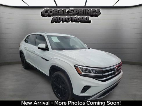 Used 2022 Volkswagen Atlas Cross Sport SE image 1