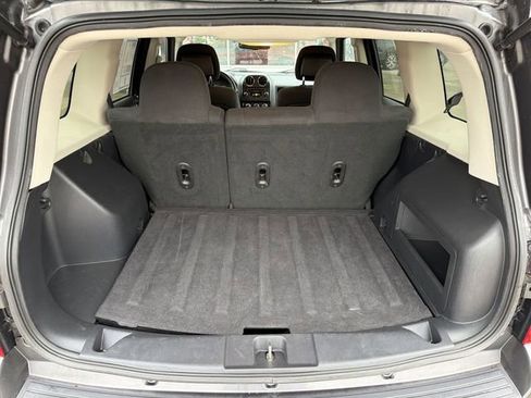 Used 2016 Jeep Patriot Latitude image 23