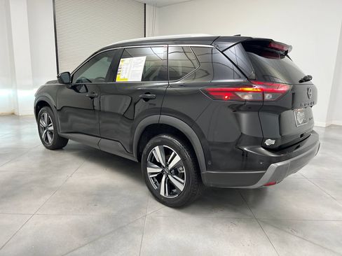 Used 2024 Nissan Rogue SL AWD/4WD image 6