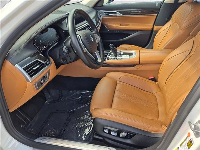 Used 2022 BMW 740i w/ Premium Package RWD image 17