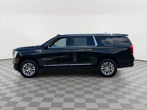 Used 2026 GMC Yukon XL Denali w/ Sun & Power Step Package AWD/4WD image 4