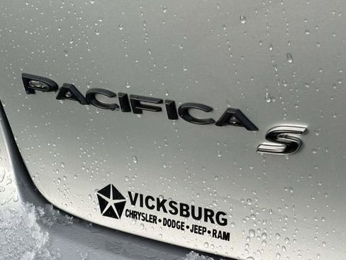 New 2026 Chrysler Pacifica Select w/ S Appearance Package image 37