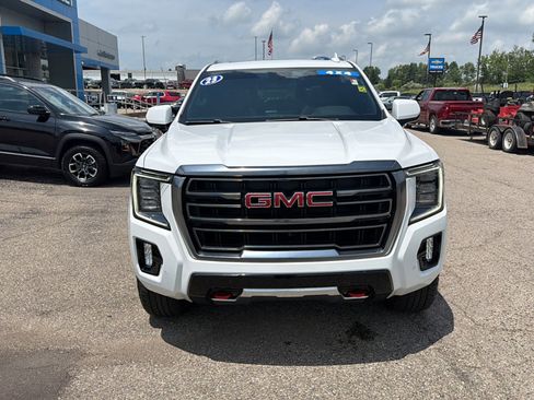 Used 2023 GMC Yukon XL AT4 AWD/4WD image 2