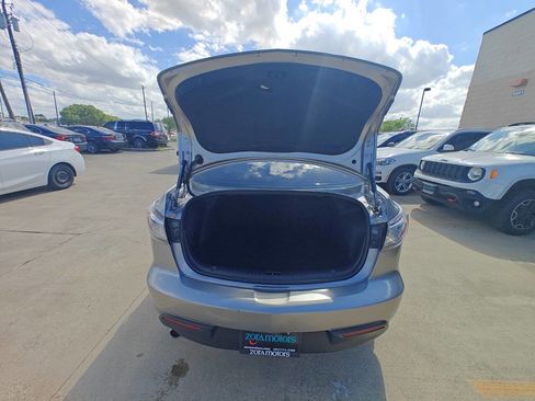 Used 2010 MAZDA MAZDA3 i Sport FWD image 8