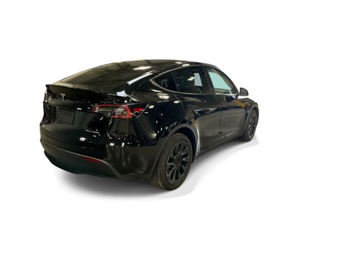 Certified 2023 Tesla Model Y Long Range AWD/4WD image 6