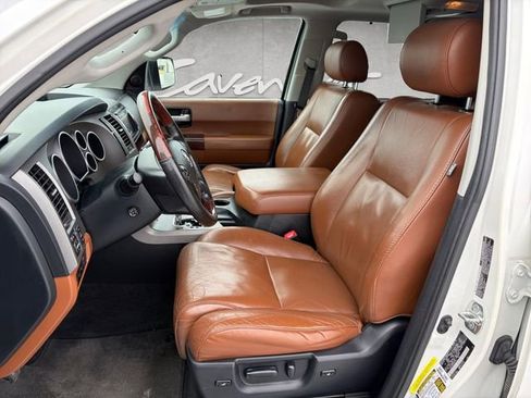 Used 2012 Toyota Sequoia Platinum image 19