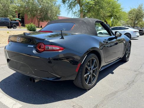 Used 2016 MAZDA MX-5 Miata Club RWD image 9