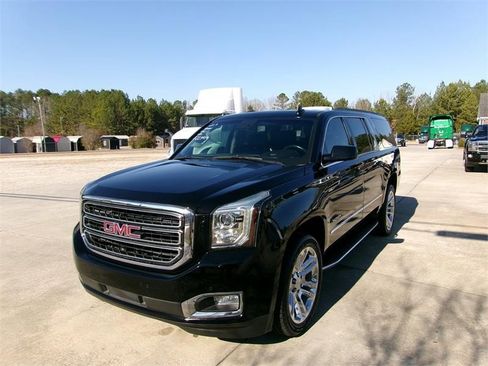 Used 2019 GMC Yukon XL SLT w/ Premium Edition image 3