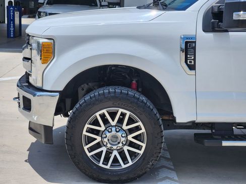 Used 2017 Ford F250 XLT w/ XLT Premium Package AWD/4WD image 10
