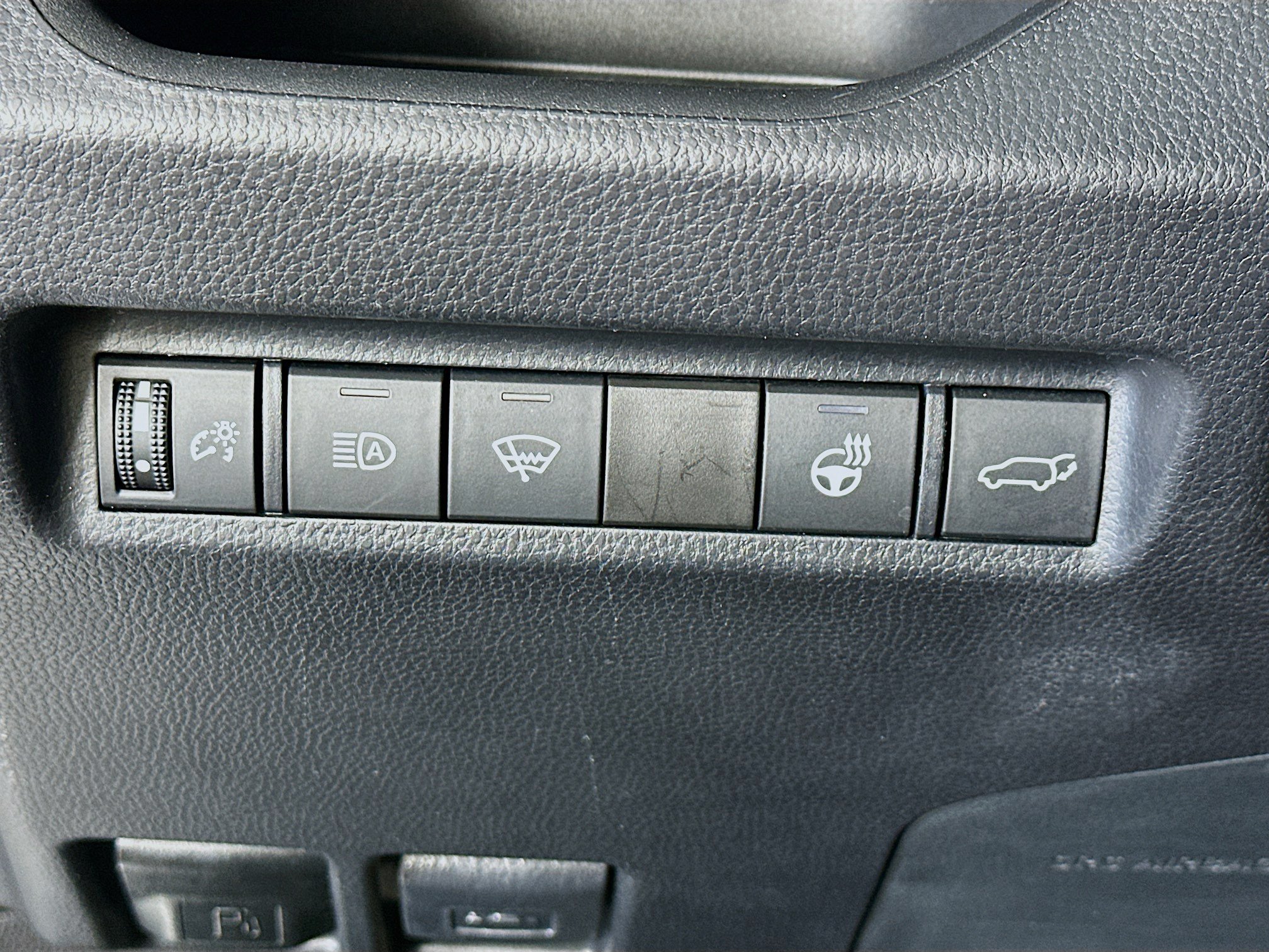 Certified 2021 Toyota RAV4 XLE Premium AWD/4WD image 10