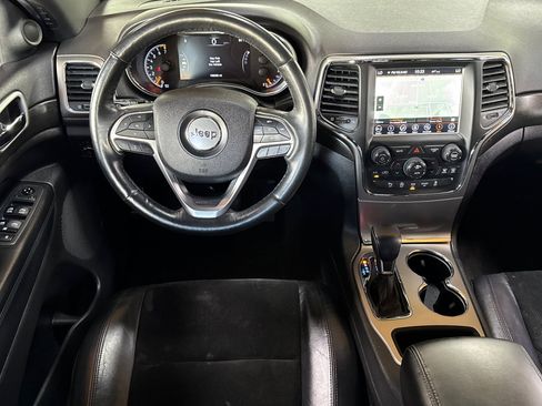 Used 2018 Jeep Grand Cherokee Altitude image 29