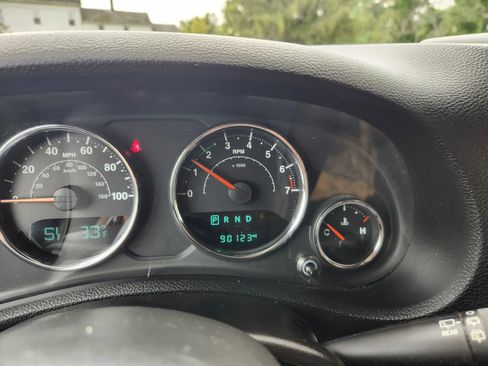 Used 2016 Jeep Wrangler Unlimited Sahara w/ Dual Top Group image 23