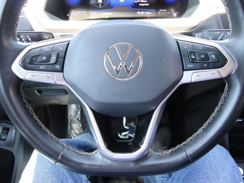Used 2024 Volkswagen Tiguan SE FWD image 30