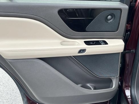 Used 2022 Lincoln Aviator Reserve w/ Elements Package Plus AWD/4WD image 18