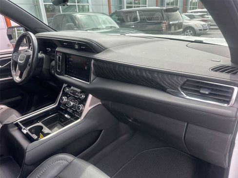 Used 2023 GMC Yukon XL Denali w/ Denali Reserve Package AWD/4WD image 10
