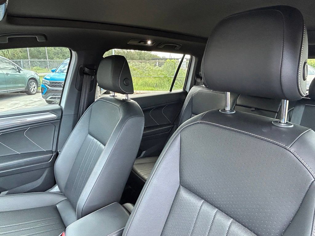 Certified 2023 Volkswagen Tiguan SE R-Line FWD image 16