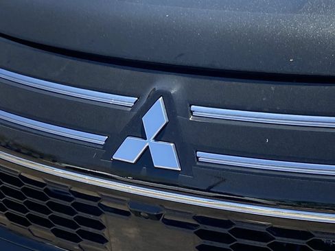 New 2026 Mitsubishi Outlander ES FWD image 27