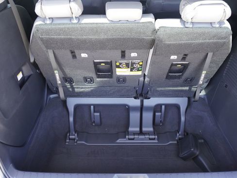 New 2026 Toyota Sienna XLE FWD image 21