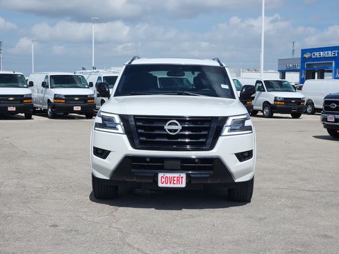 Used 2023 Nissan Armada SL w/ Midnight Edition Package AWD/4WD image 2