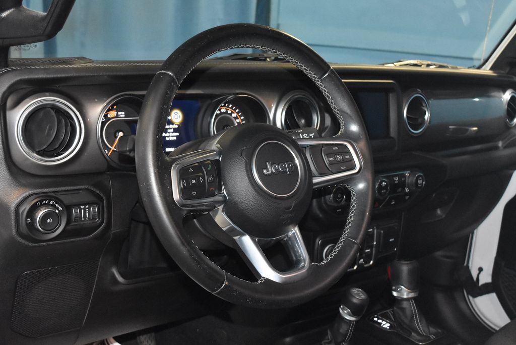 Used 2021 Jeep Wrangler Unlimited Sahara w/ LED Lighting Group AWD/4WD image 2